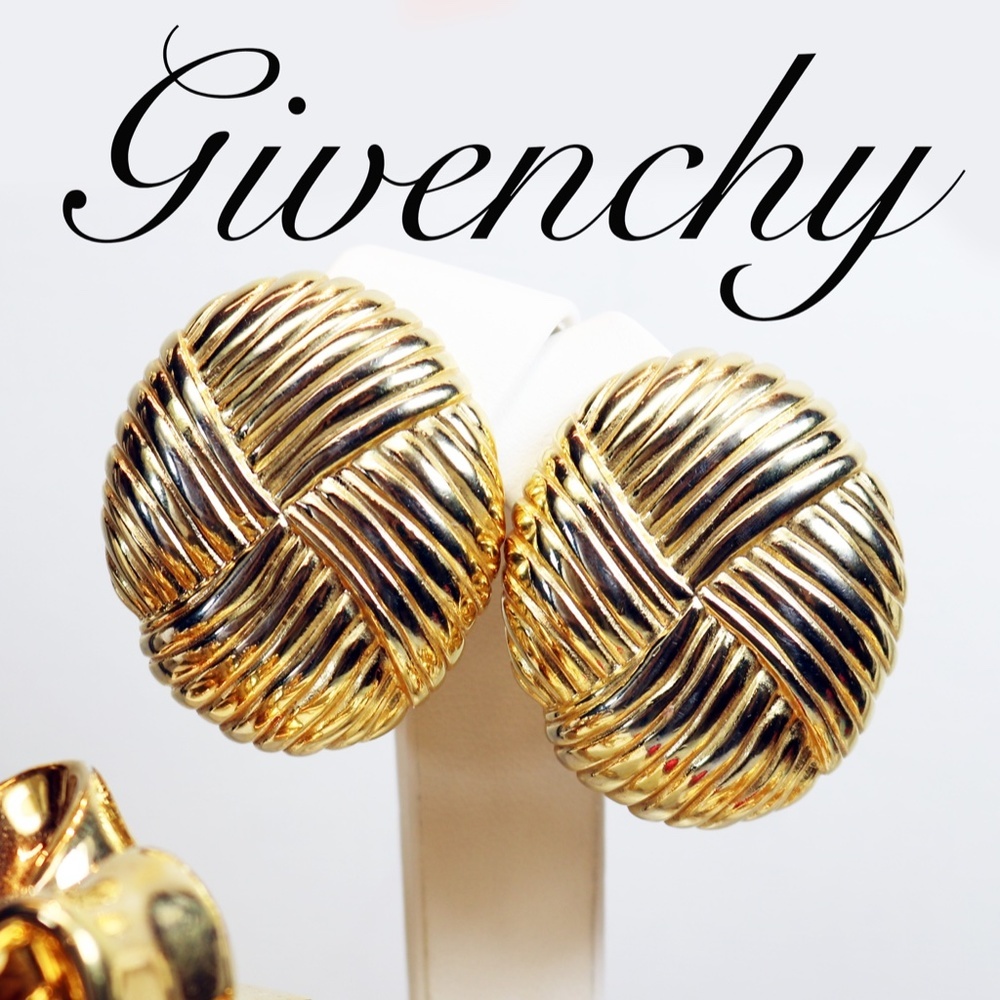 ⚜️ Vintage Givenchy Bijoux Runway Ribbed Gold Knot Clip-On Earrings